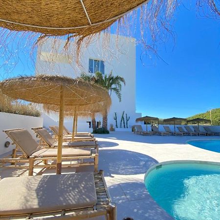 The Olive Boutique Suites & Spa Cala Llonga  Bagian luar foto