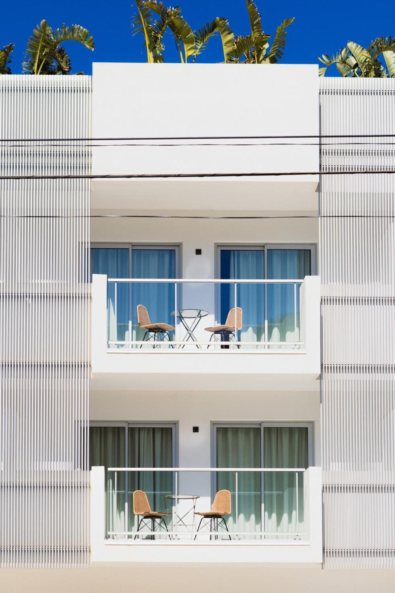 The Olive Boutique Suites & Spa Cala Llonga  Bagian luar foto